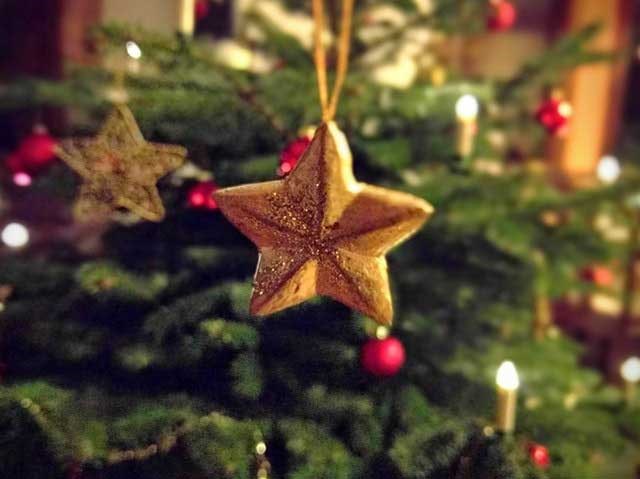 Liven Up Your Christmas Tree With These Homemade Decorations