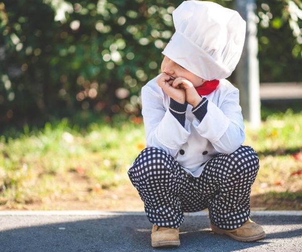 Easy homemade chef Halloween costume for kids